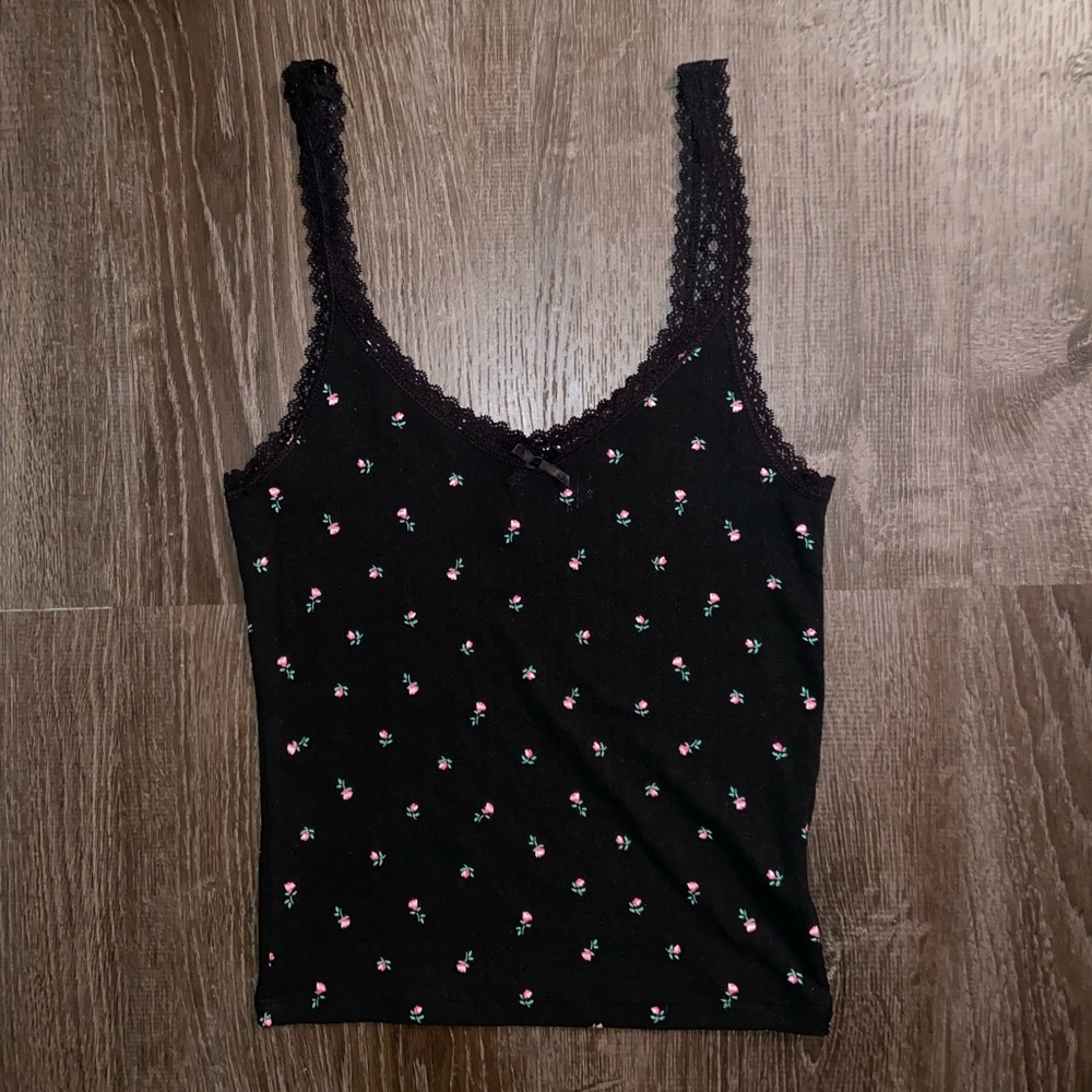 ☾ H&M black floral lace tank with bow